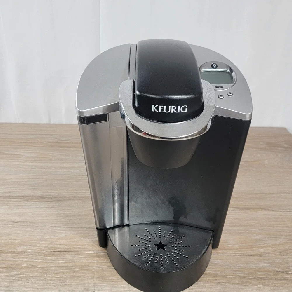 Keurig Special Edition B60 Single Cup Brewing System Black Silver 1500W